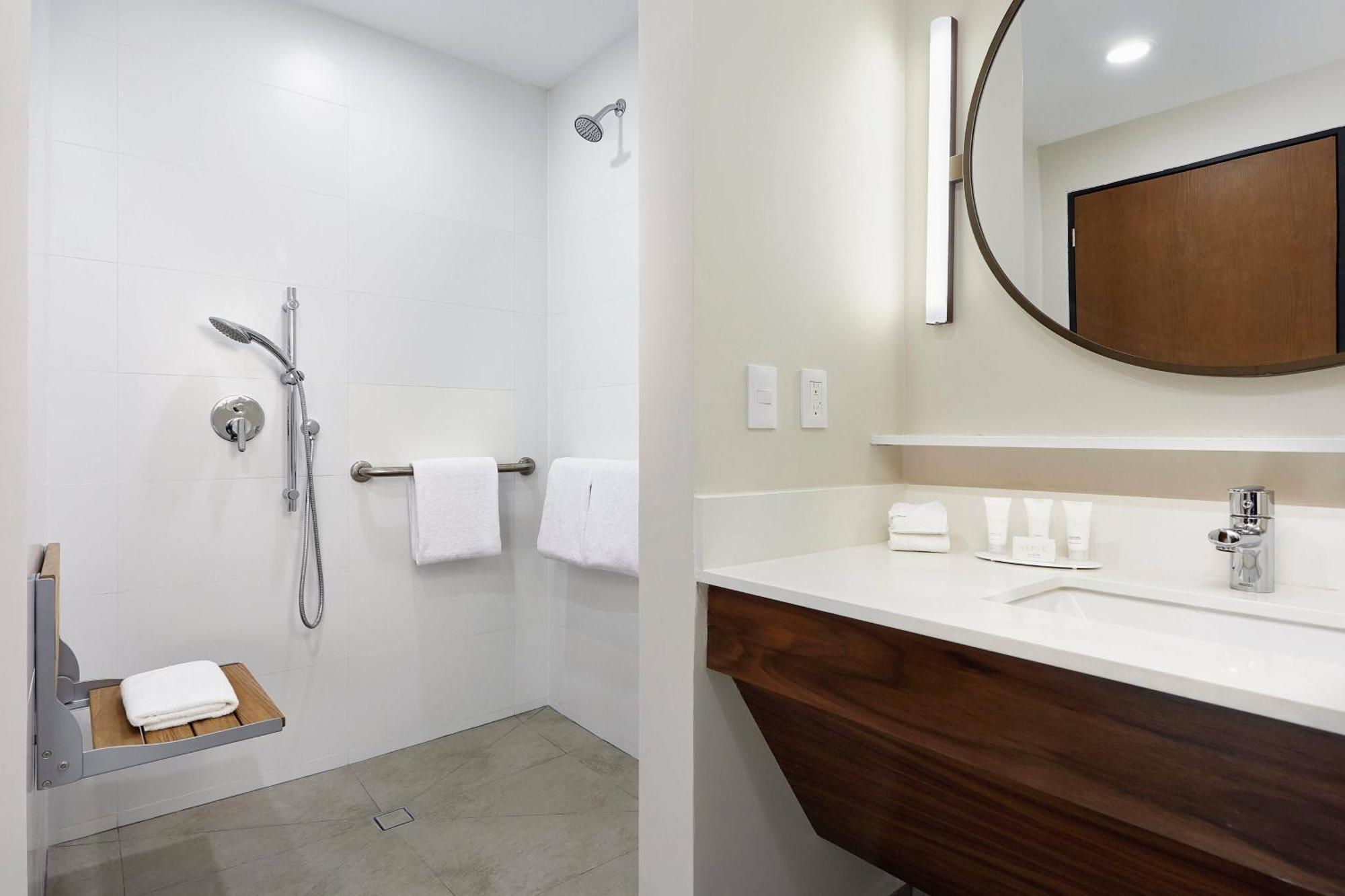 Fairfield & By Marriott Cancun Airport Hotel