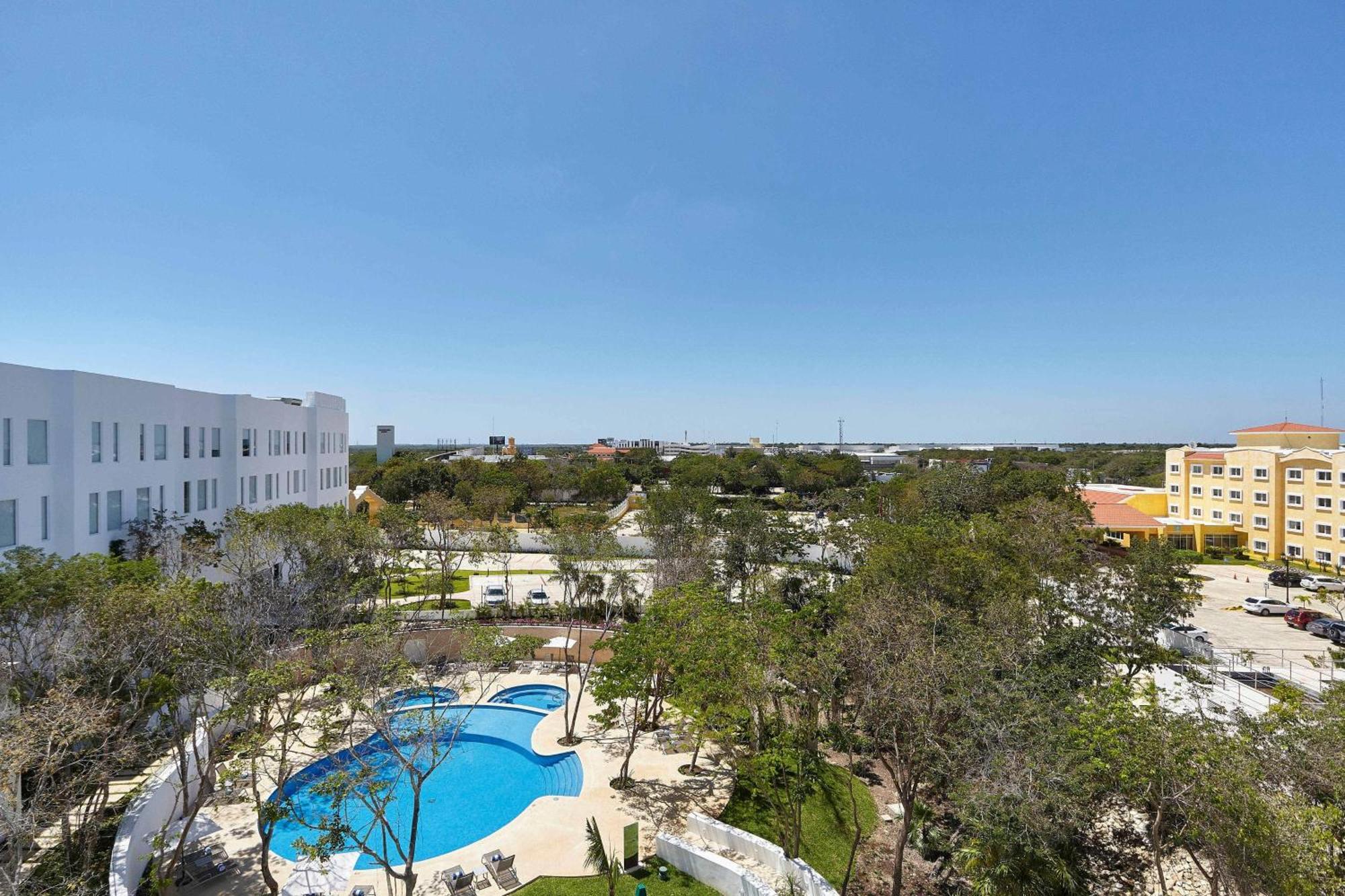 Fairfield & By Marriott Cancun Airport Hotel
