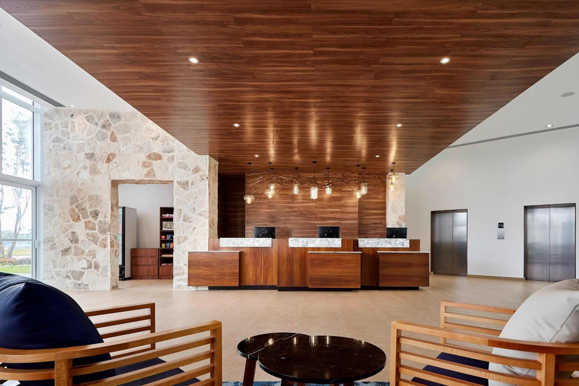 Fairfield & By Marriott Cancun Airport 4*