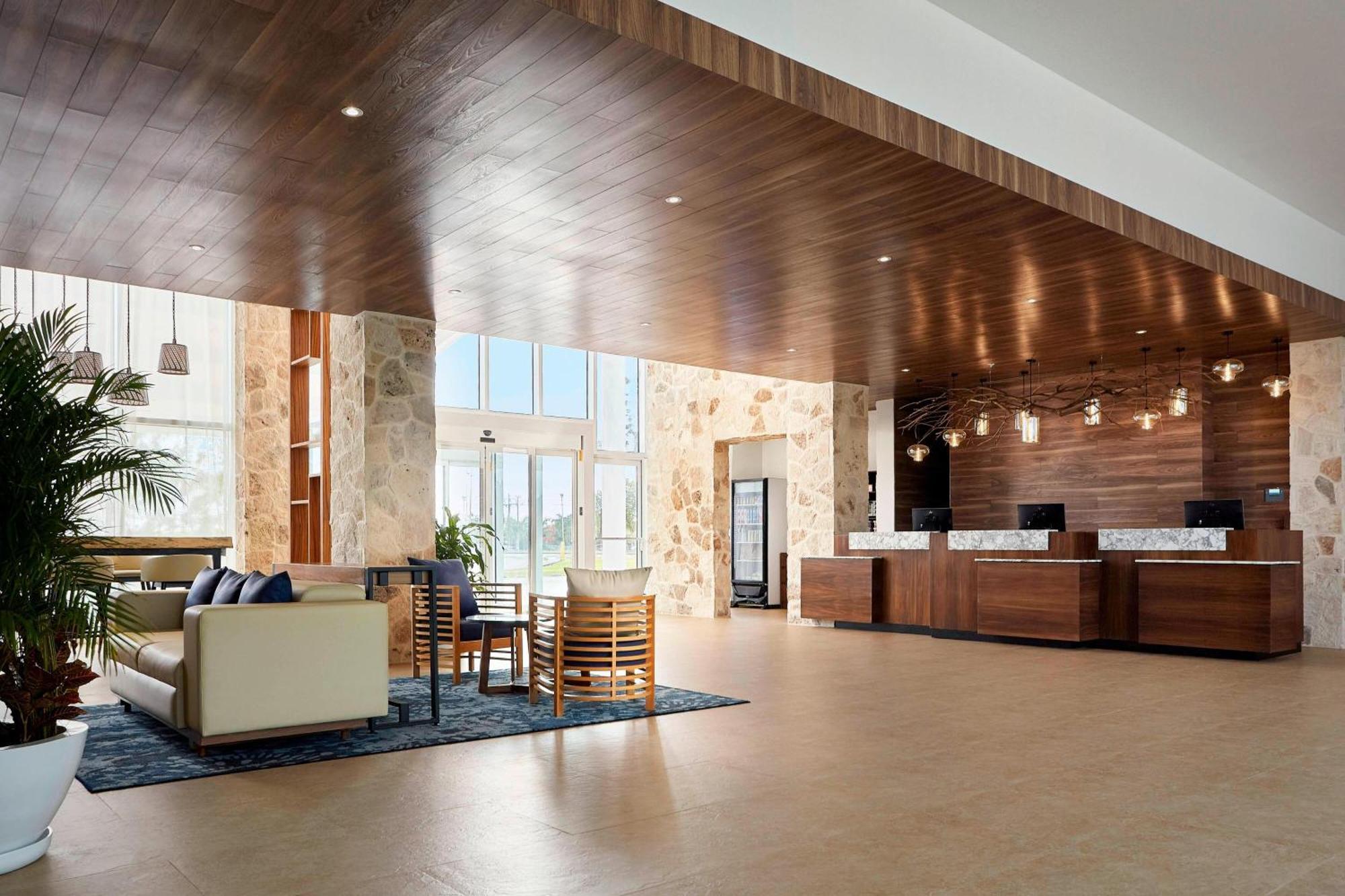Fairfield & By Marriott Cancun Airport Hotel