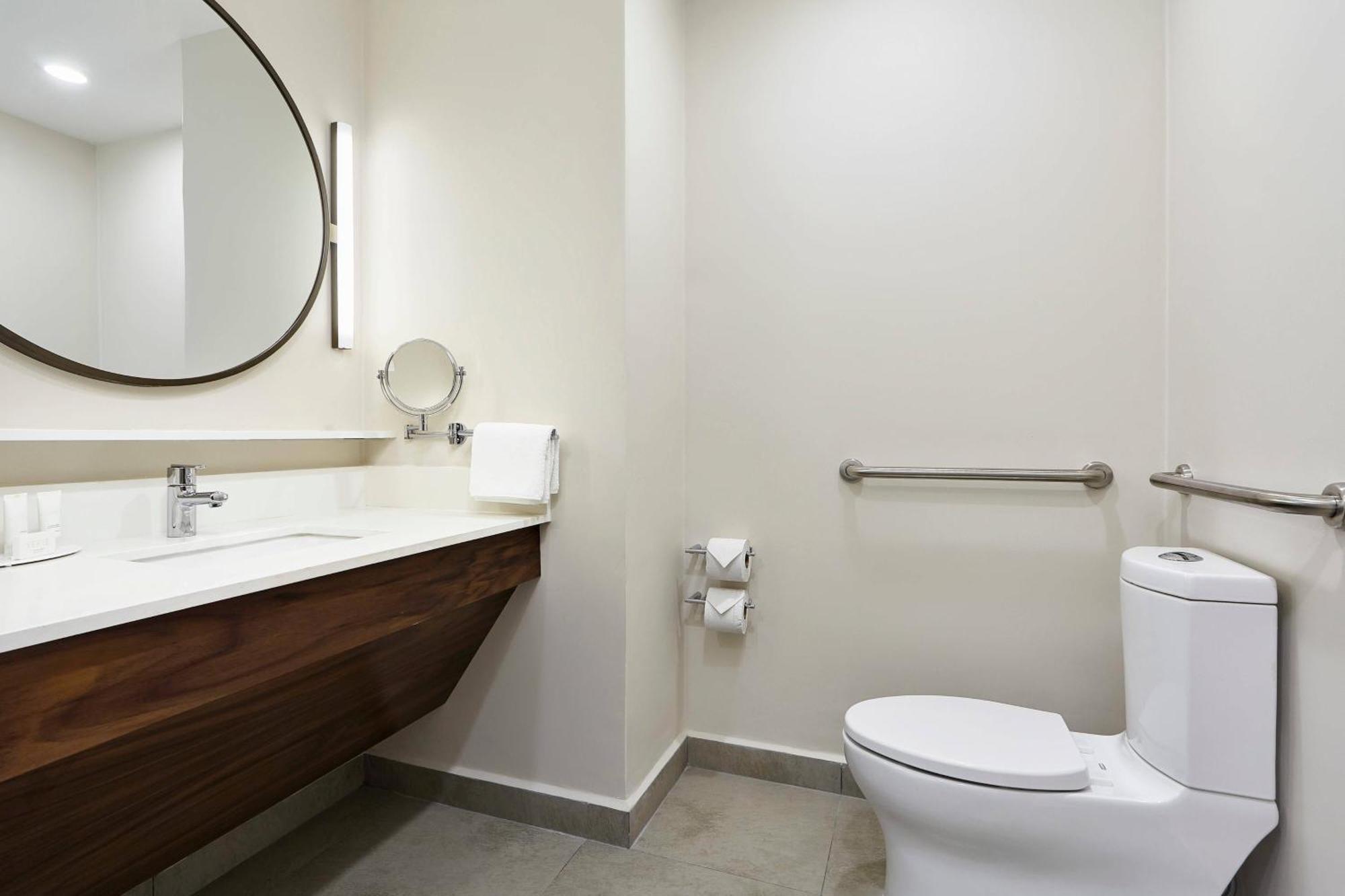 Fairfield & By Marriott Cancun Airport Hotel Alfredo V. Bonfil